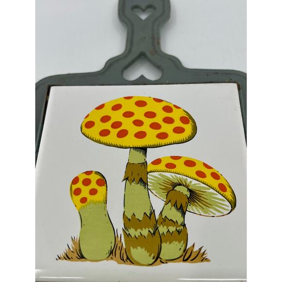 Vintage Tile Mushroom Ceramic Wrought Iron Heart Trivet Wall Hanging Retro - Picture 2 of 4
